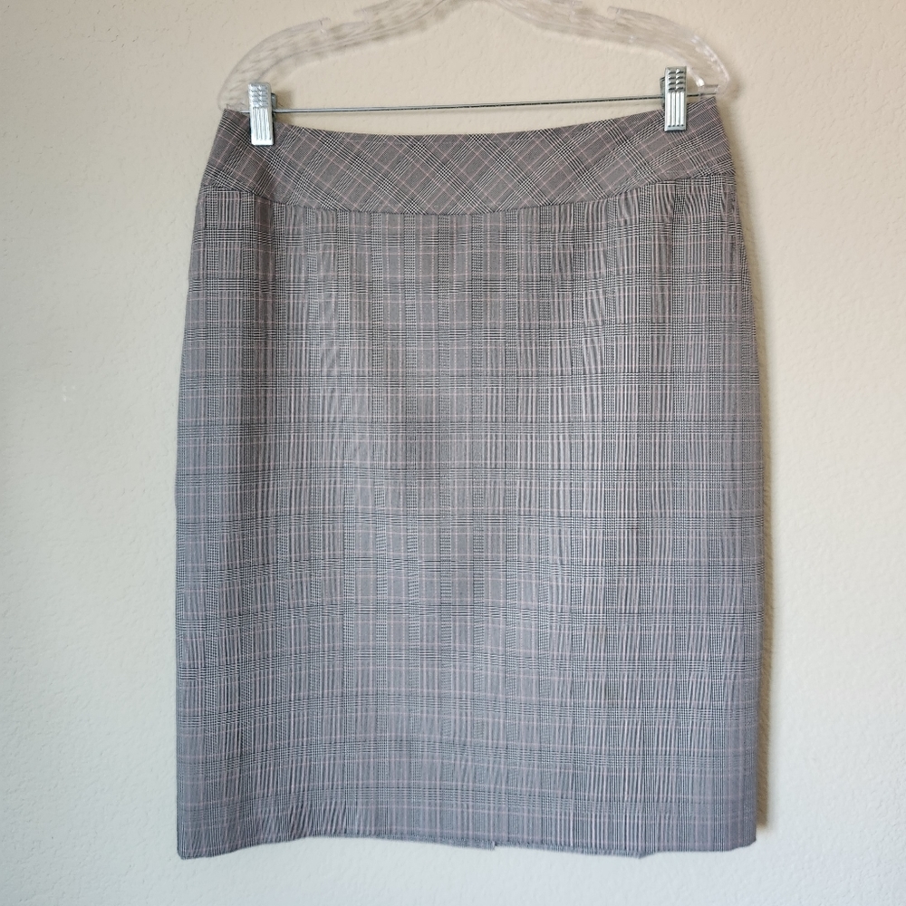 Gray & Black Plaid Skirt, Size 10